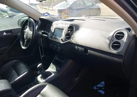 2017 Volkswagen Tiguan 2.0T Sport из США, поврежденный, VIN WVGTV7AX9HK024165